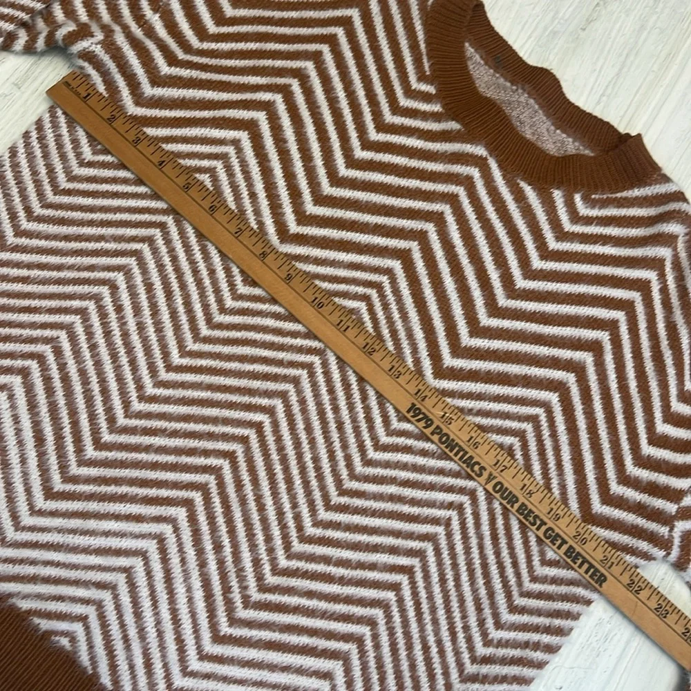 Boutique Brown and White Chevron Fuzzy Soft Sweater Sz S